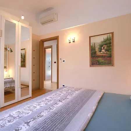Apartment Tomisha Pjescana Uvala